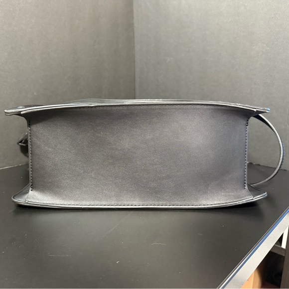 Steve Madden Bevelyn XL Purse (Black) - Picture 5 of 7